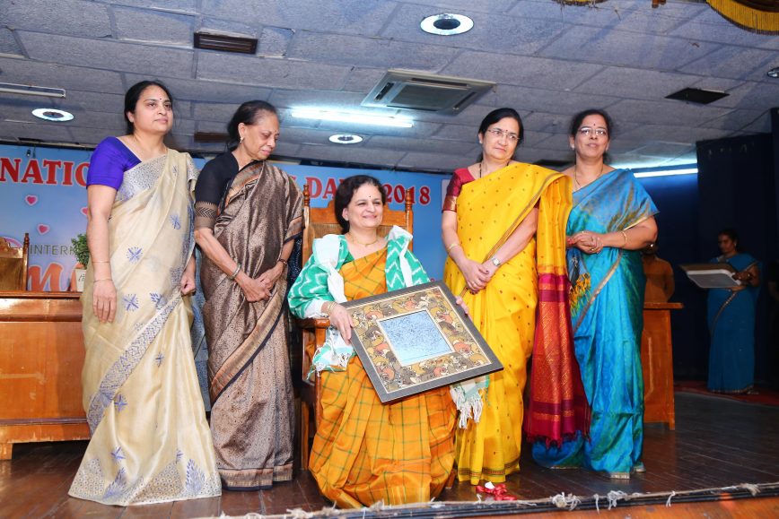 https://jnafau.ac.in/storage/2018/05/Dr.Kavita-Daryani-Rao-felicitated-on-ocassion-of-International-Womens-Day-2018-868x579.jpg