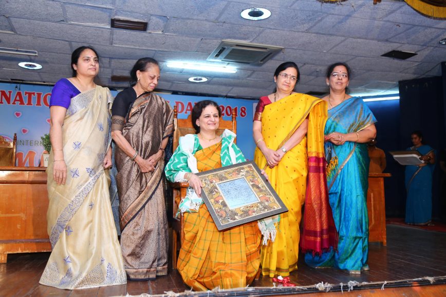 https://jnafau.ac.in/wp-content/uploads/2018/05/Dr.Kavita-Daryani-Rao-felicitated-on-ocassion-of-International-Womens-Day-2018-868x579.jpg