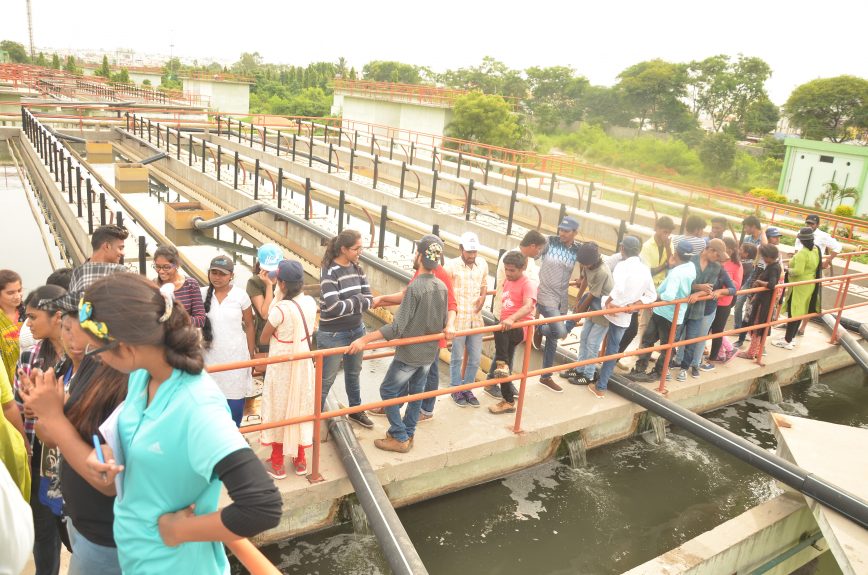 https://jnafau.ac.in/wp-content/uploads/2018/05/Jnafau-students-at-Water-treatment-plant-to-know-how-water-is-made-reusable-868x575.jpg